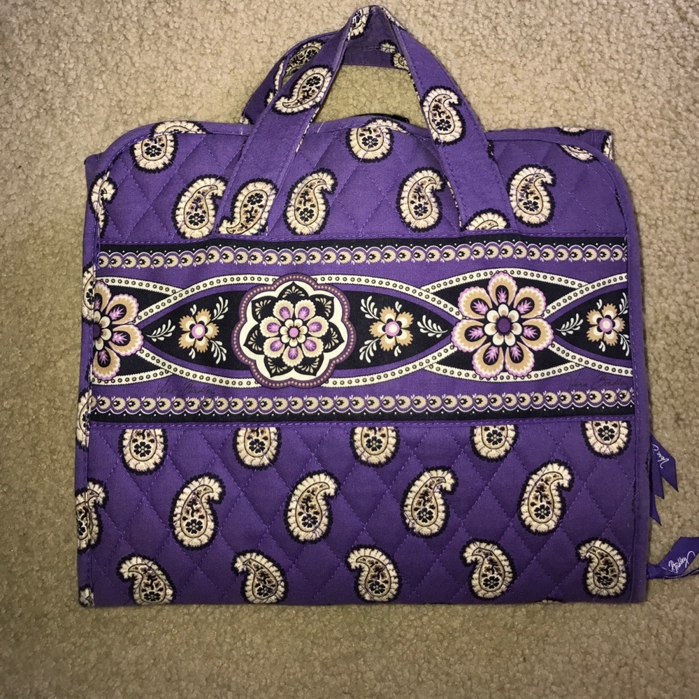 Vera Bradley Simply Violet Hanging Cos Bag